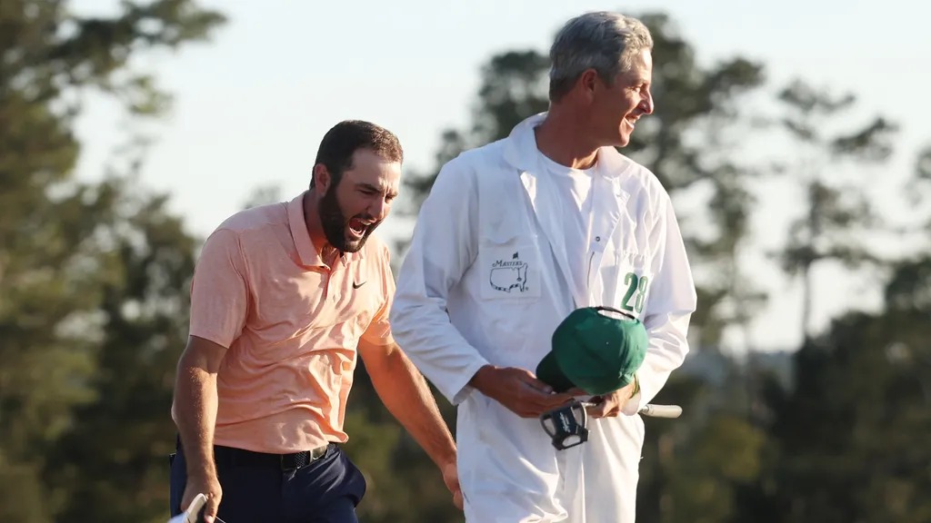 Caddie của nhà vô địch The Masters Scottie kiếm được bao nhiêu?